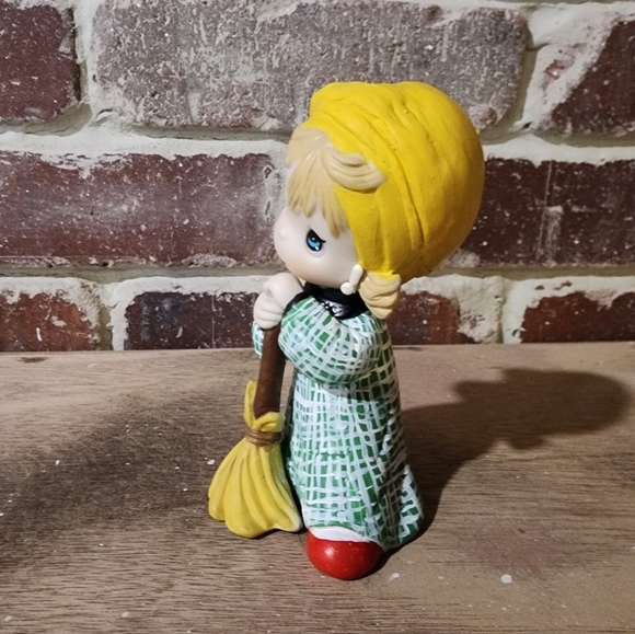 Taylor Swift I Keep My Side Of The Street Clean Altered Moments - Picture 5 of 10